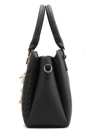 Классическая женская сумка через плечо с брелком, модная и качественная женская сумочка эко кожа повседневная5 фото