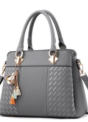 Класична жіноча сумка через плече з брелоком, модна та якісна жіноча сумочка екошкіра повсякденна7 фото