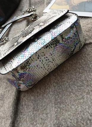 Guess iridescent snake crossbody змеиный принт. в наличии! скидка! последняя цена!8 фото