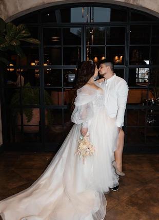 Весільна сукня бохо зі шлейфом айворі з пишними рукавами6 фото