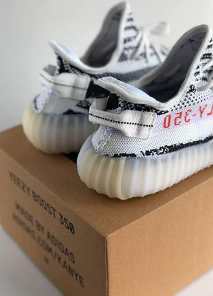 Женские кроссовки 
adidas yeezy boost 3506 фото