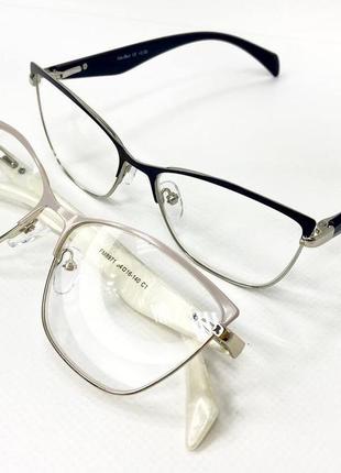 Корректирующие очки для зрения женские кошечки с выразительным верхом в металлической оправе дужки на флексах5 фото