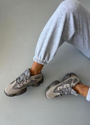 Женские кроссовки 
adidas yeezy 500