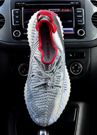 Женские кроссовки 
adidas yeezy boost 3504 фото