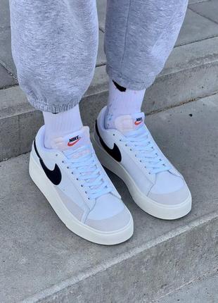 Женские кроссовки nike blazer low platform9 фото