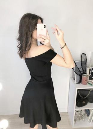 Чорне міні сукня на плечах від missguided5 фото