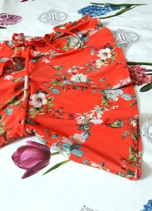Стильна квіткова блуза на запах з рюшами від oasis4 фото