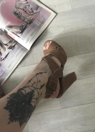 Victoria’s secret next cross strap sandals оригинальные нюдовые босоножки