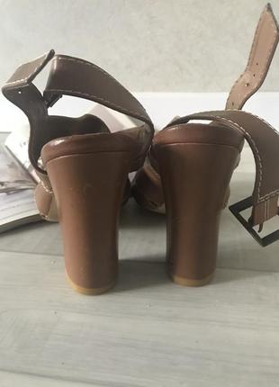 Victoria’s secret next cross strap sandals оригинальные нюдовые босоножки2 фото