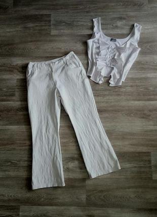 Стрейчеві білі актуальні брендові укорочені брючки