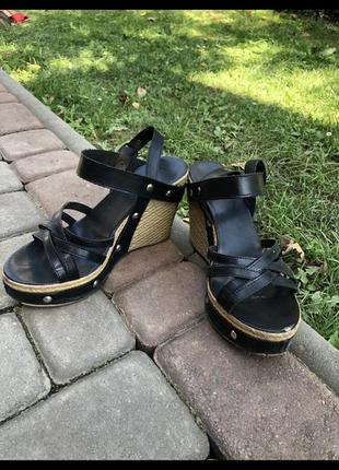 Босоножки 38