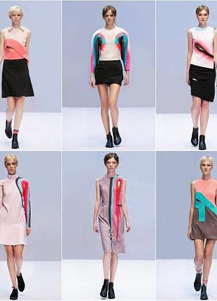 Космічна подіумна сукня українського дизайнера