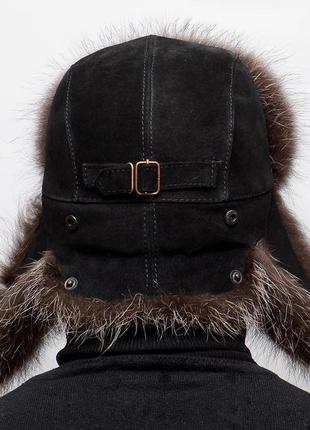Зимняя мужская меховая шапка ушанка из енота с черной замшей6 фото