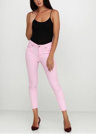 Светло-розовые летние скинни джинсы