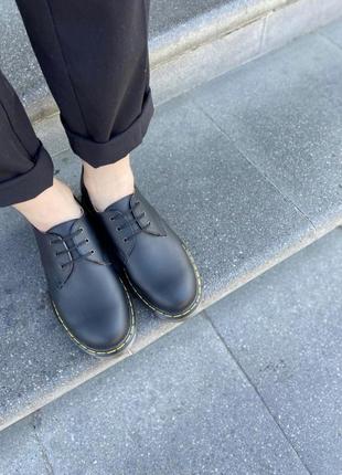 Шкіряні чорні туфлі зі шнурком3 фото