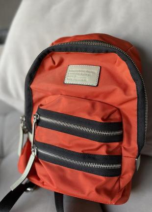 Яскравий помаранчевий рюкзак наплічник marc jacobs