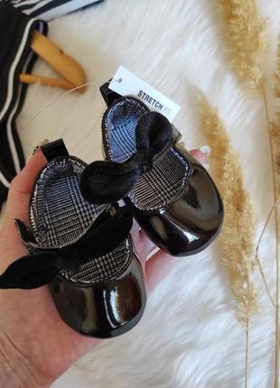 Чорні туфлі дитячі з круглим носком / лакові туфлі балетки дитячі топіки