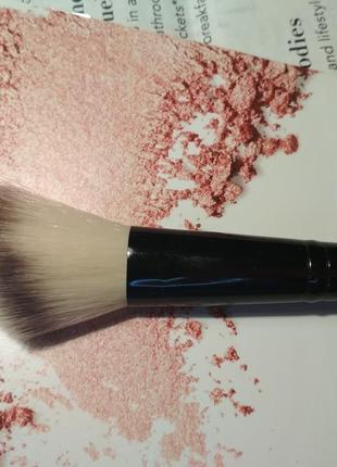 Скошенная кисть для лица контуринга румян сша iby beauty angled blush brush3 фото