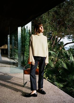 Новий светр із металізованим ефектом zara