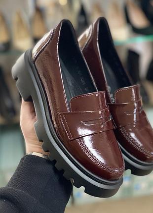 Лофери легкі та зручні