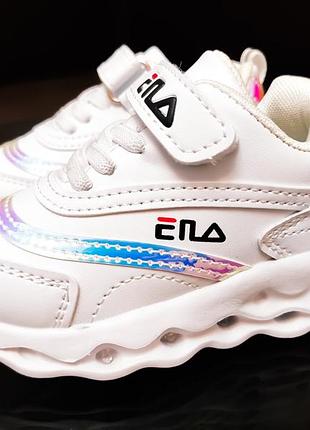 Кроссовки с подстветкой на девочку