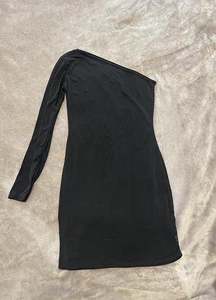 Плаття на одне плече