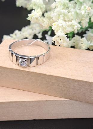 Серебряное классическое кольцо с фианитом 925 последний размер 18,5 скидка2 фото