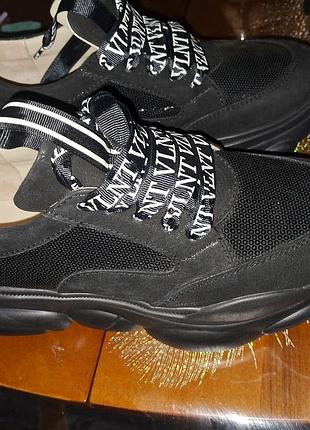 Кросівки жіночі 40 розмір