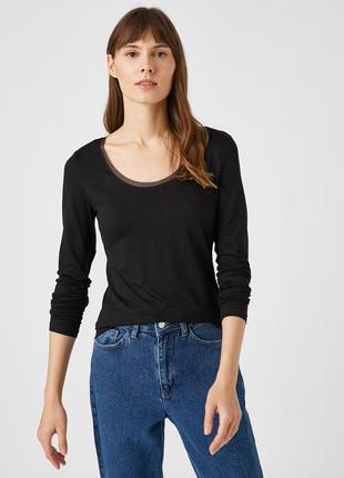 Жіночий лонгслів з декором