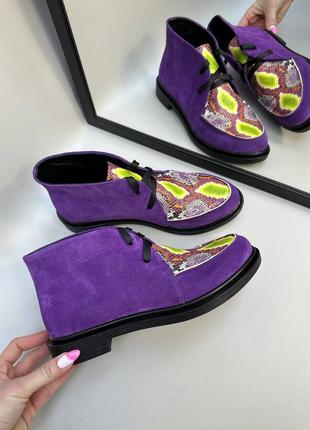 Яскраві фіолетові замшеві з шкіряною вставкою черевики1 фото