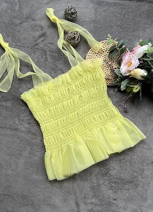 Топ з фатину з зав'язками