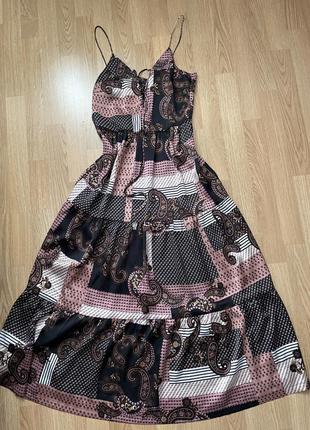 Неймовірна атласна міді сукня