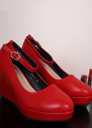 Женские туфли красные на танкетке размер 36 37 38 39 404 фото