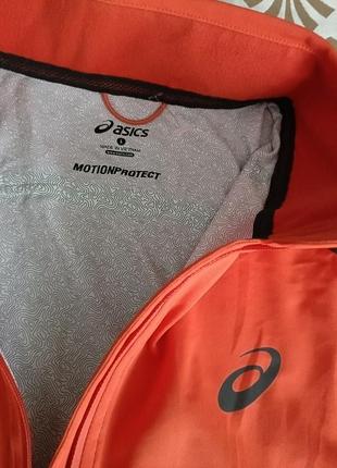 Біговий технологічний яркого кольору рашгард термовітровка asics motion protect jacket розміру l дляcилових, бігу та crossfit, свіжі колекції2 фото