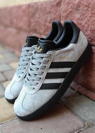 Жіночі кросівки adidas gazelle сірі на чорній підошві / адідас газелі / жіноче демісезонне взуття на весну, літо, осінь кеди1 фото