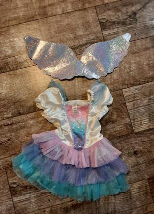 Платье с крылышками и пайетками