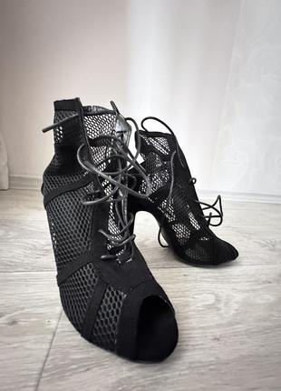 Туфлі для танців high heels