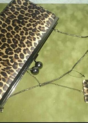 Эффектный клвтч с леопардовым принтом 2