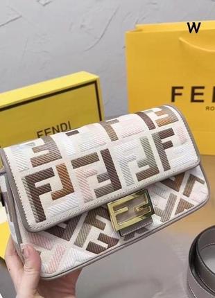 Сумка fendi baguette в нюдових відтінках1 фото