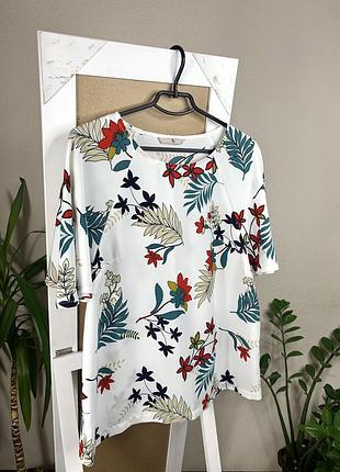 Лёгкая блуза с ярким принтом