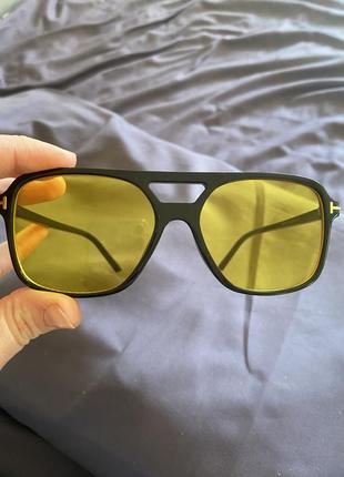 Актуальні сонцезахисні окуляри3 фото