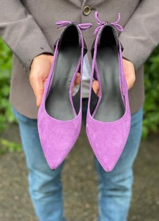 Фіолетові туфлі з гострим носком на зручному каблуку6 фото