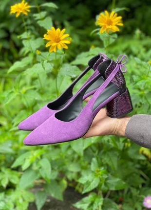 Фіолетові туфлі з гострим носком на зручному каблуку4 фото