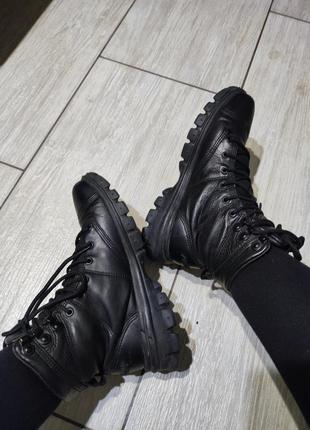 Ботинки кожа на шнуровке высокие берцы мартинсы грубая подошва тракторная черные ботінки шкіра черевики шкіряні8 фото