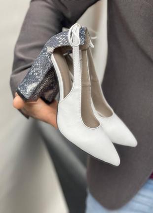 Білі шкіряні туфлі човники багато кольорів на вибір