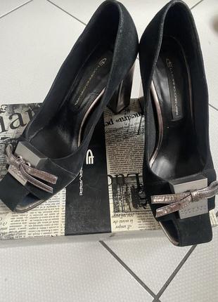 Туфлі luciano carvari чорні замшеві розмір 36,5