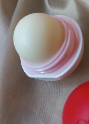 Натуральный бальзам для губ в круглом флаконе eos капля candy cane swirl lip balm
яблочные конфеты увлажняющий блеск бальзам помада для губ еос7 фото