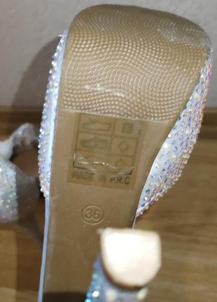 Босоніжки білі зі стразами farasfon, р. 365 фото