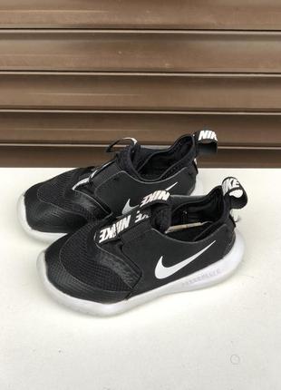 Nike flex runner 23,5р 13-13,5см кросівки оригінал2 фото