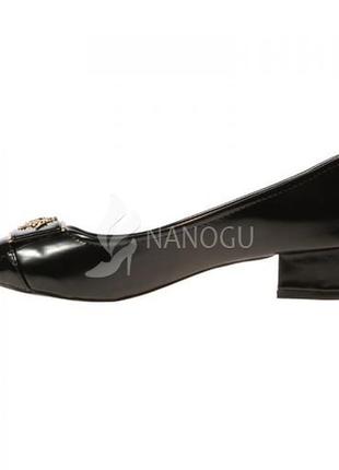 Туфлі жіночі vices шкіряна устілка на широкому каблуці чорні4 фото